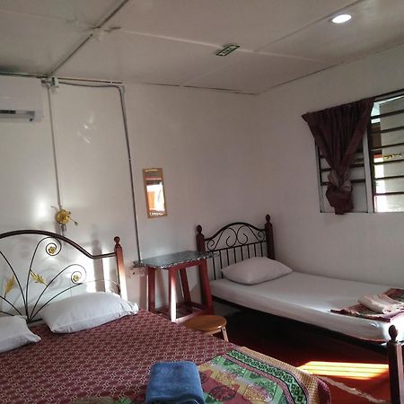 Nazri Nipah Camp Pangkor Hotel Kampung Teluk Nipah Bilik gambar